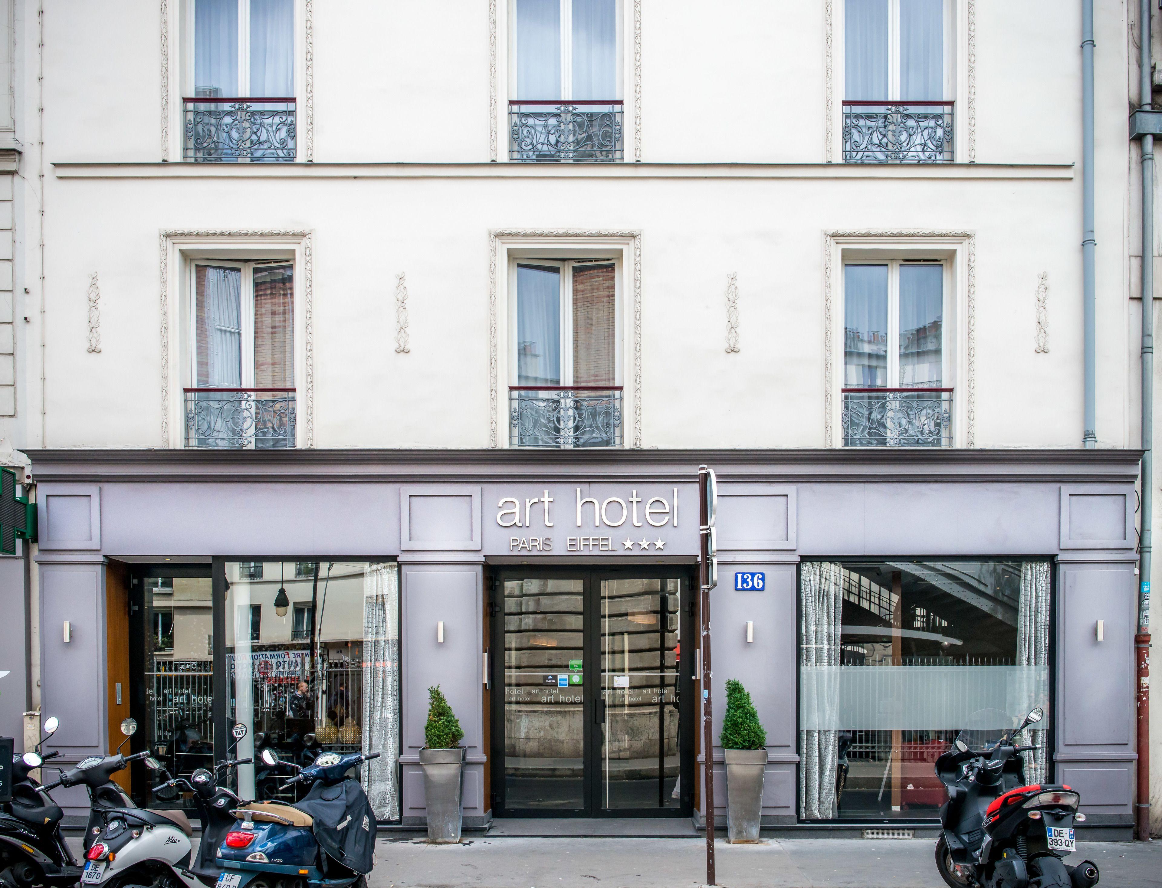 Art Eiffel Hotel